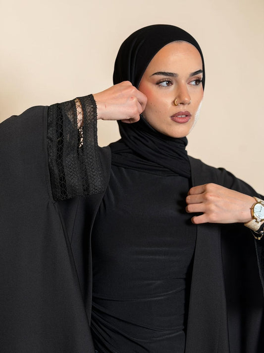 Noir Contrast Open Abaya – Contemporary Edition
