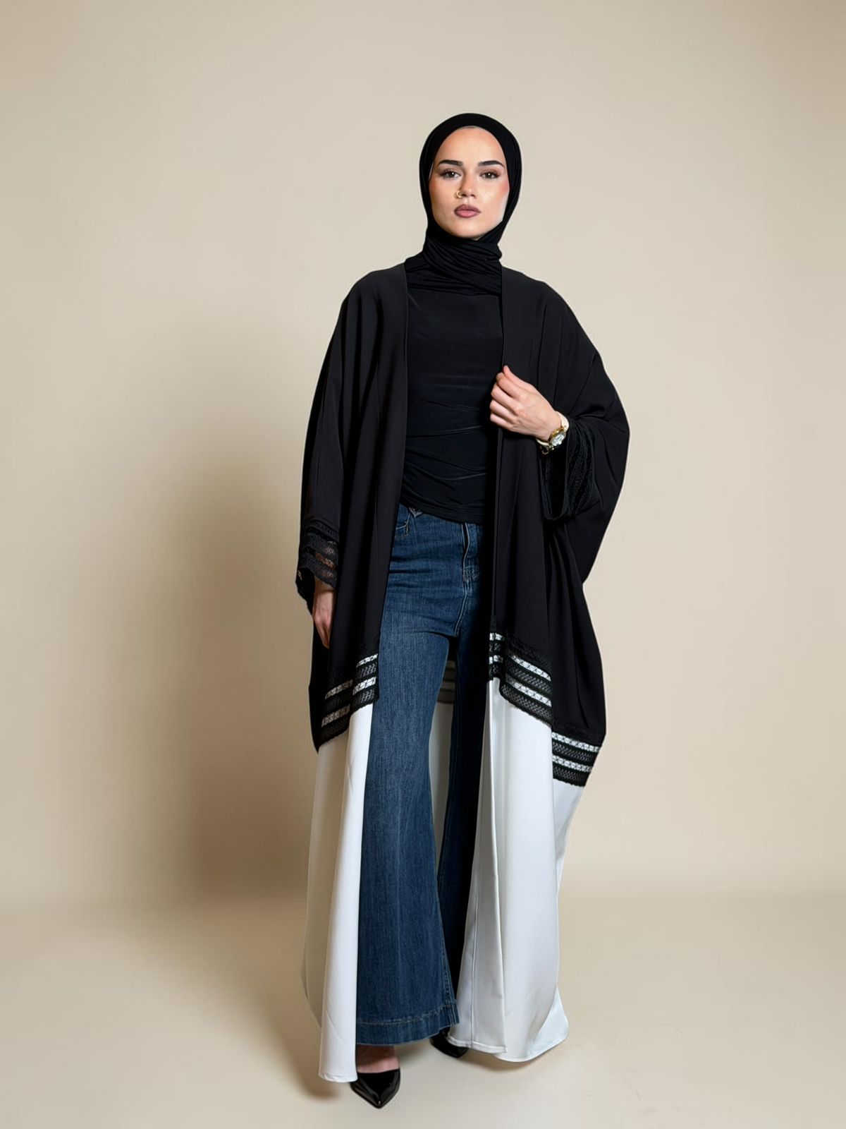 Noir Contrast Open Abaya – Contemporary Edition